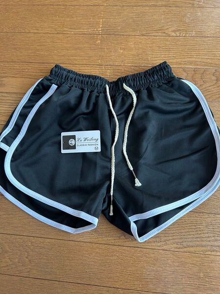 新品 Lu Weilong ショートパンツ 黒 サイズM 未使用 ウエスト総ゴム お値引き交渉ご遠慮ください