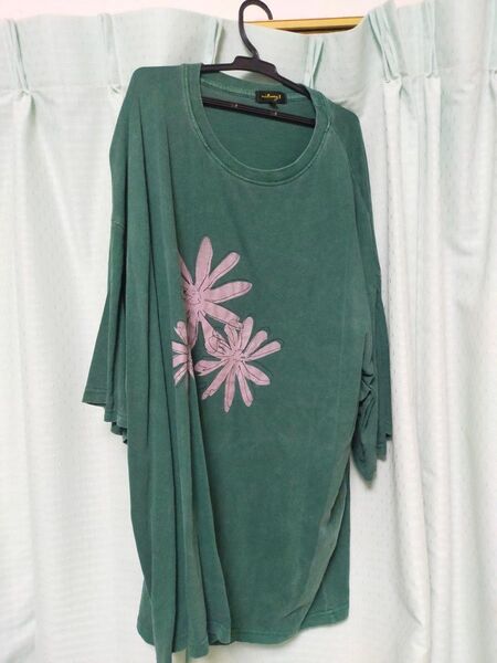 花柄全面プリント半袖Tシャツ