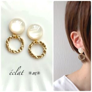 シェル風カボション×デザインフープ ピアス