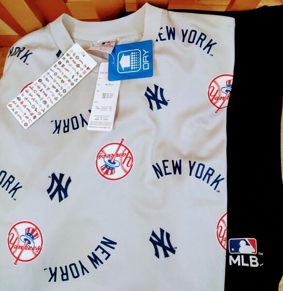 最終値・MLB・NY ヤンキース・メンズLサイズ。Tシャツグレー色、ハーフパンツブラック色。未使用タグ付き。
