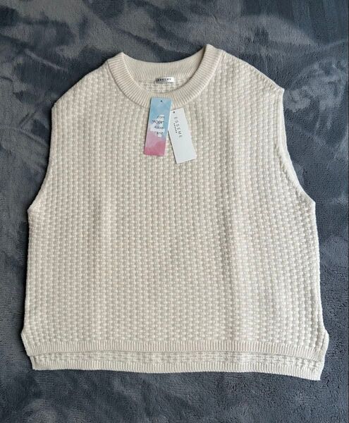 【新品・未使用】ニットベスト ベスト オフホワイト Mサイズ