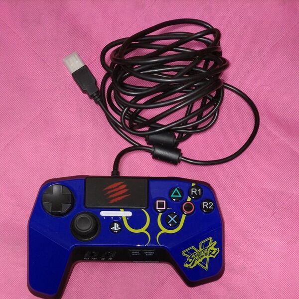 MAD CATZ STREET Fighter V Fightpad Pro for PS4 and PS3