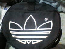 【adidas】アディダス 大きいサイズの手提げ鞄＆ショルダーバッグ 2WAY 黒★かばん カバン ボストンバッグ_画像5