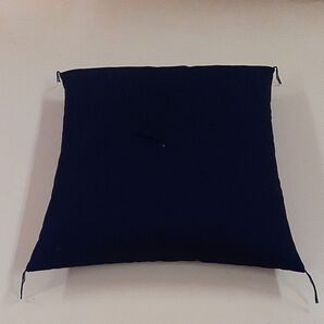 職人手作り 紺無地 ネイビー 銘仙判座布団 55×59cm 厚さ約13cm 綿混わた 約1kg入り 綿座布団用生地使用