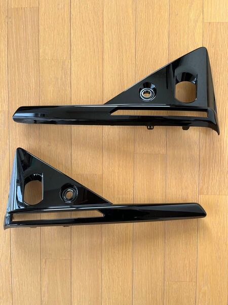 ダイハツタントカスタム純正フォグランプガーニッシュ2個セット未使用品