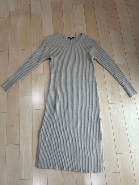 UNIQLO ユニクロ Vネックニットロングワンピース ベージュ S