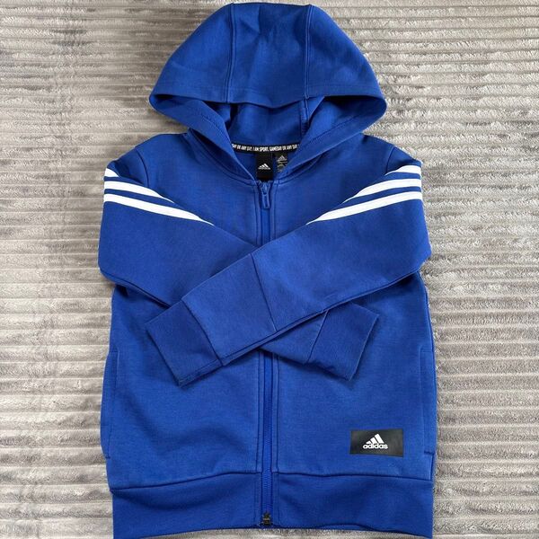 お値下げしました♪adidas 120 パーカー