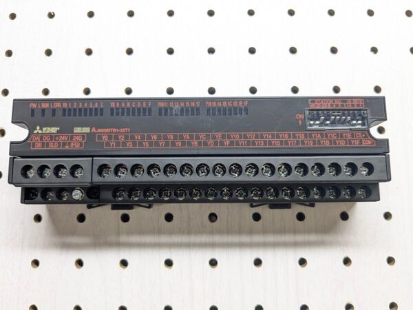Mitsubishi 出力ユニット AJ65SBTB1-32T1