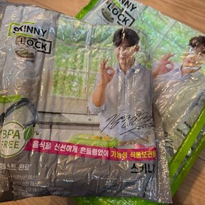 ストレッチフィルムで食べ物を完全密閉 場所を取らない大3個/中1個スキニーロック