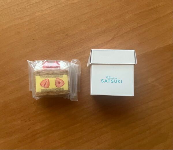 ホテルニューオータニ SATSUKI スイーツコレクション ガチャ ナポレオンパイ