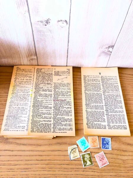 ヴィンテージ英字辞書 取り外し 60枚おまけ付き イギリスエリザベス女王使用済み古切手 ブロカント セット