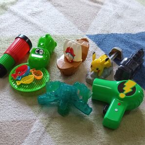 おもちゃ7点セット♪ 水鉄砲5つ、 ワニワニ、双眼鏡 マクドナルド ドラえもん ピカチュウ シンカリオン ピカちんキット