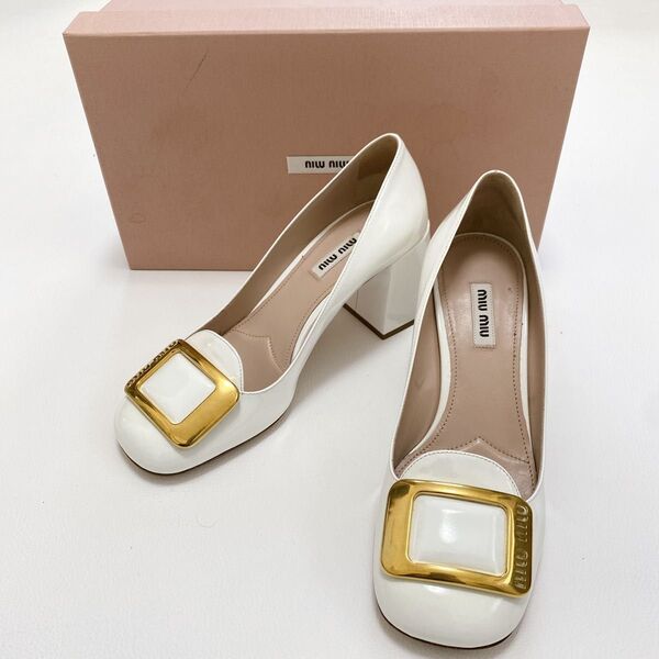 希少 美品 MIU MIU ミュウミュウ スクエアバックル パンプス 白