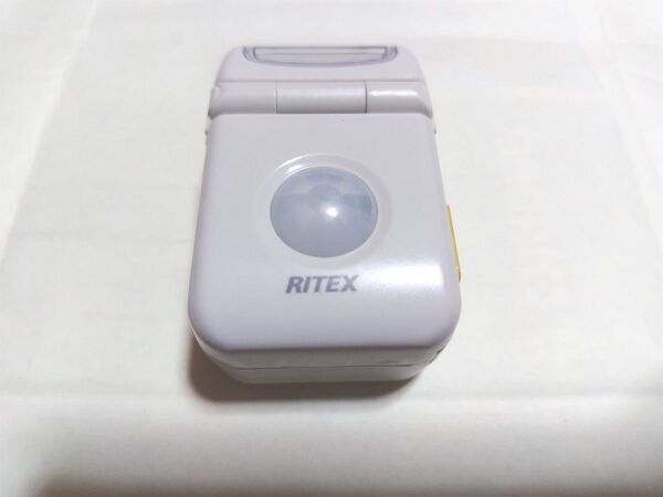 RITEX 乾電池式 LED センサーライト 防雨型 ASL-010