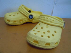 crocs クロックス ベビーサンダル 内寸13cm 黄 S2003A