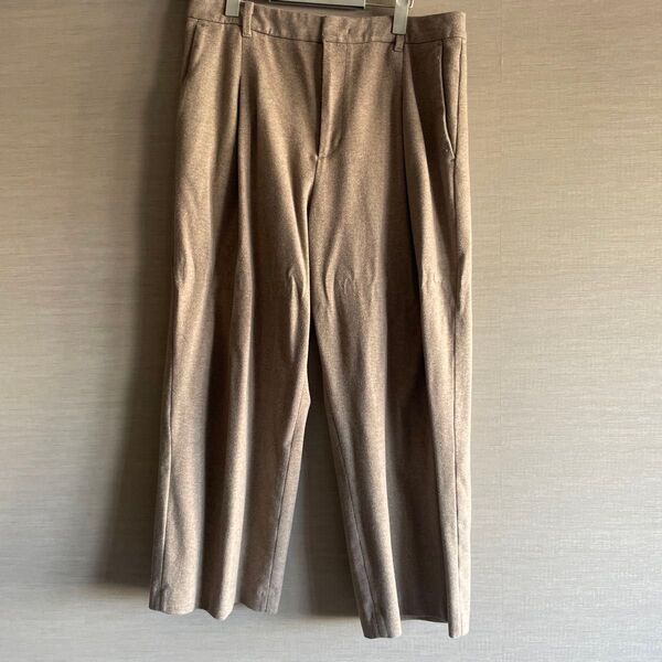 ユニクロUNIQLO×COMPTOIRDES COTONNIERSベージュパンツ ワイドパンツ