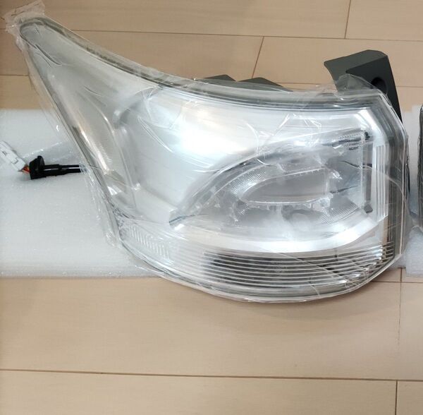 一時値下げ 新品 Phev gg2w テールライト テールランプ 左側