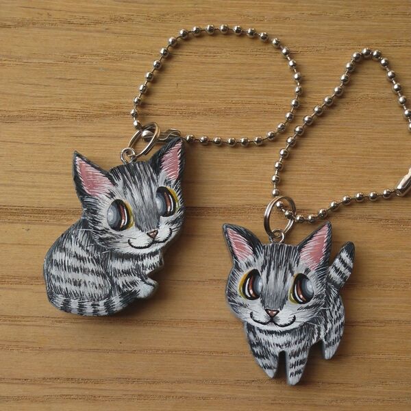 猫No36・小キーホルダー2個セット バッグチャーム ハンドメイド雑貨 猫雑貨 アクセサリー 銀シマ猫