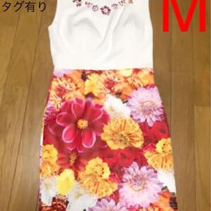 新品未使用 ミニドレス 花柄
