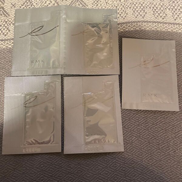 RMK ジェルクリーミィファンデーション 102