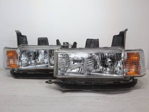 キレイ 【コーティング済】 迅速発送 車検〇 STANLEY P3128 管理BR12-21 モビリオ スパイク GK1 GK2 ヘッドライト 左右
