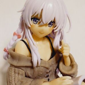 いいねポーズの読書美女 約15cm 美品!