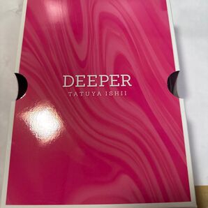 石井竜也 DEEPER (完全生産限定盤) のTシャツ アクリルスタンド シール11枚 3点セットのみ CDとBDは付いていません