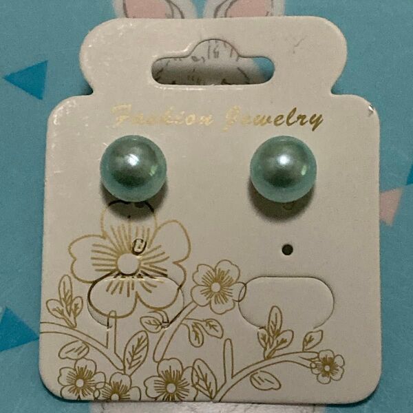 新品 パールのスタッドピアス 綺麗 プチピアス おでかけ 華やか ベビーブルー