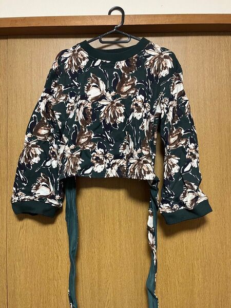 宇野実彩子 EMODA コラボトップス