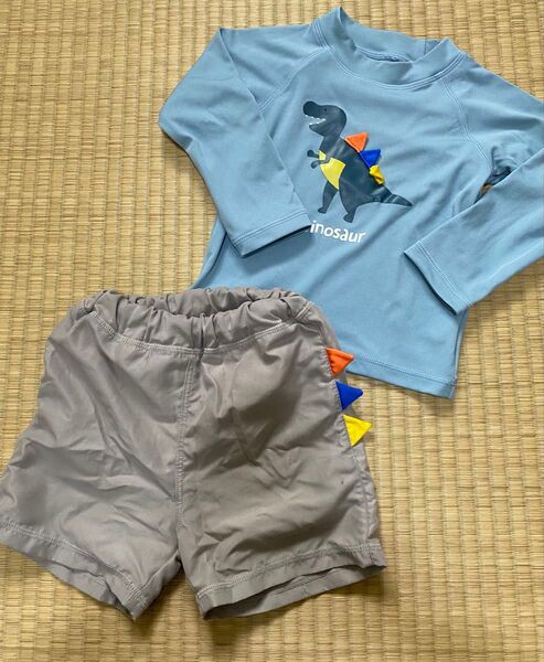 恐竜柄 ベビー水着 ラッシュガード 上下セット 90サイズ