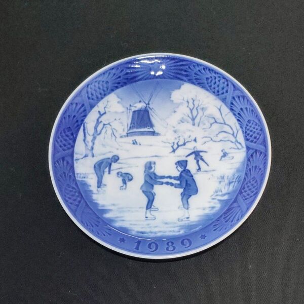 ロイヤルコペンハーゲン 1989年 イヤープレート ROYAL COPENHAGEN 昭和64年 平成元年 クリスマス