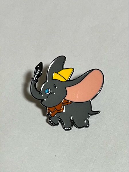ピンバッジ ディズニー ダンボ