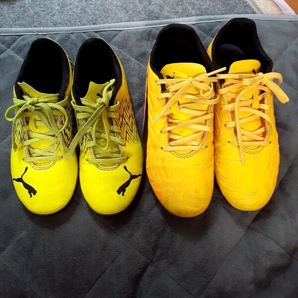 PUMAサッカーシューズ