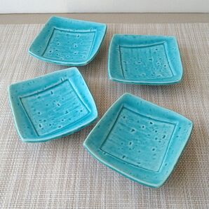 【4枚】新品 日本製 美濃焼 トルコブルー 三つ足 角小皿 お洒落