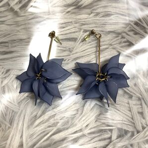 美品!中古!ピアス 花 アクセサリー フラワー