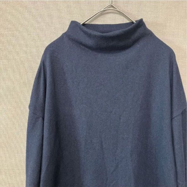 ユニクロ ボトルネックTシャツ(M)シンプル ネイビー無地 あったか