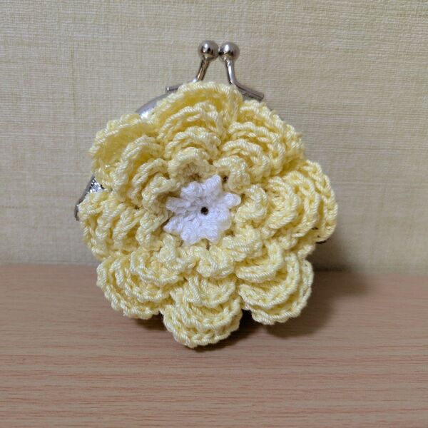 ハンドメイド お花のがま口 小銭入れ 黄色 かぎ針編み