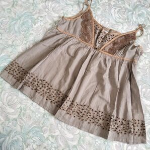 値引き1400→1100円 FANAKA ファナカガーリーキャミソール 刺繍 フリル