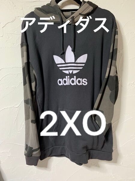 adidas パーカー 迷彩柄 ロゴ入り
