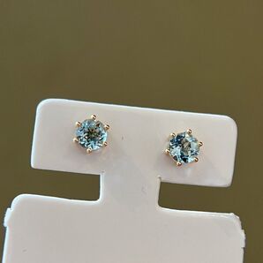 アクアマリンピアス0.68ct k18