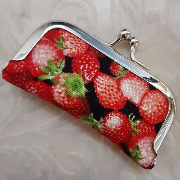 がま口 印鑑ケース小物入れ 苺いちごハンドメイド