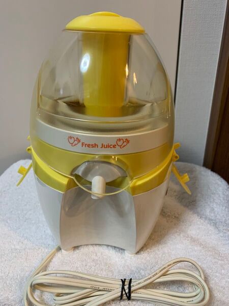 KOIZUMI 小泉成器 ジューサー コンパクトサイズ 簡単操作 すぐジュース