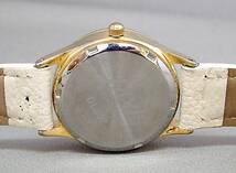 EU-0047■J-AXIS レディース腕時計 3針 白×ゴールドカラー 丸型 中古_画像4