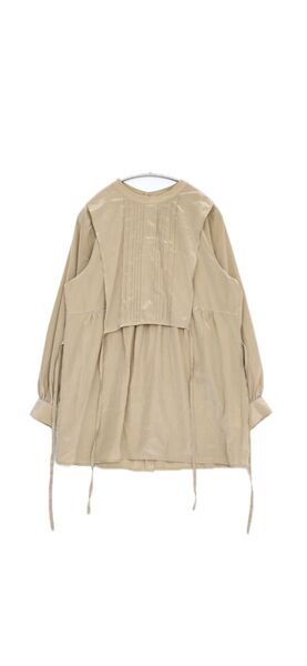 liilas ベージュ 長袖シャツ プリーツ付き