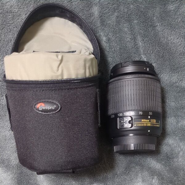 Nikon DX 55-200 ケース付き
