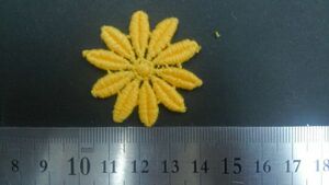 ■(NM059)黄色のケミカルレースの小花モチーフ（２０枚）
