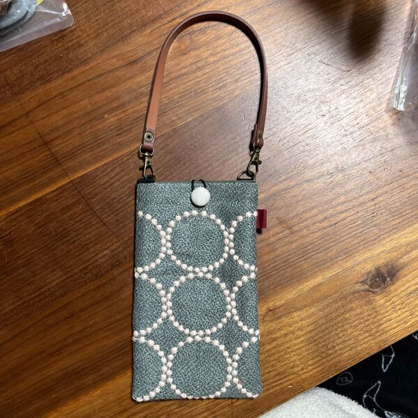 ハンドメイド スマホポーチ ミナペルホネン タンバリン