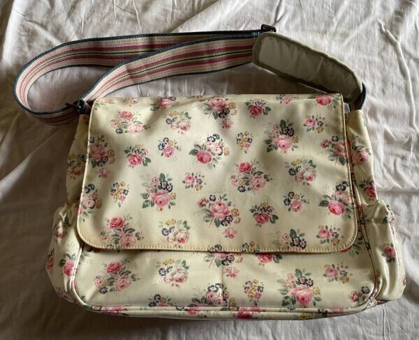 キャスキッドソン Cathkidston ショルダーバッグ 大きめ 花柄 定番