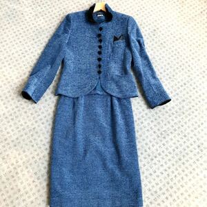 L’arc-en-ciel モール素材のブルー系スーツ　Mサイズ スカートスーツ