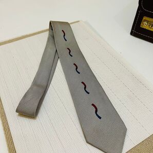 【美品】ドミニクフランス ネクタイ シルバー系 フランス製 ネクタイの最高峰 細身
